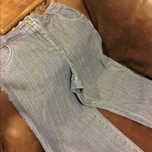 So cool pinstriped capris!